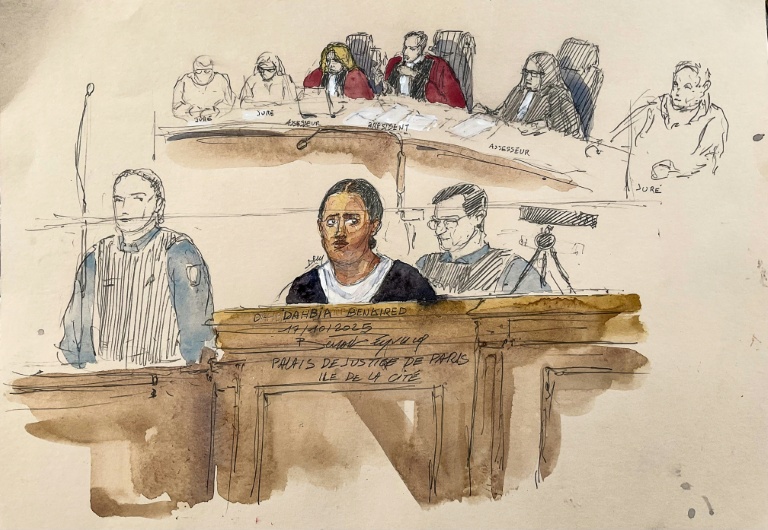 Dahbia Benkired, accusée du meurtre de Lola, devant la cour d'assises de Paris le 17 octobre 2025