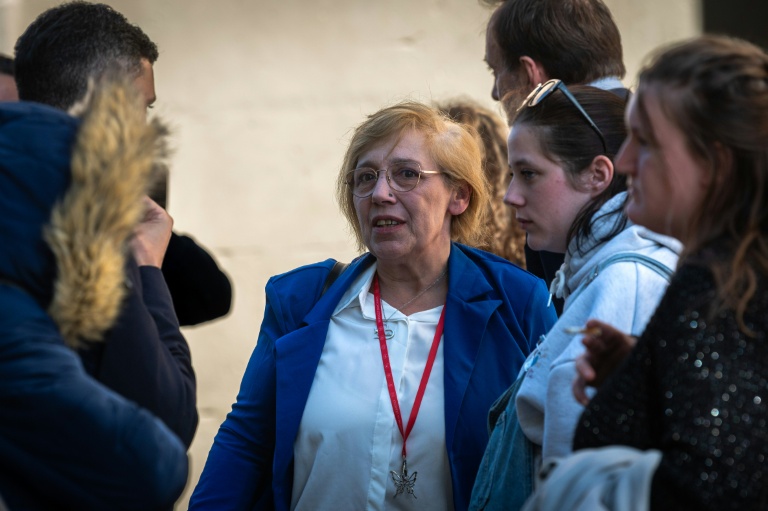 Nadine Jubillar, la mère de Cédric Jubillar, au centre sur l'image, le 8 octobre 2025 devant la cour d'assises du Tarn, à Albi