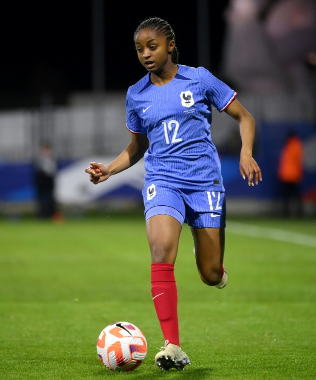 La Française Laurina Fazer lors d'un match amical avec les Bleues face à la Colombie, le 7 avril 2023 à Clermont-Ferrand