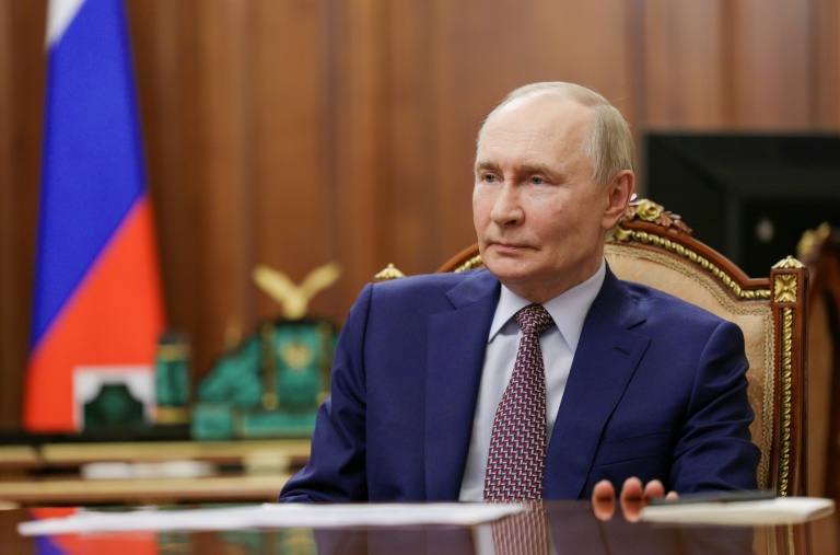 Le président russe Vladimir Poutine au Kremlin, le 14 octobre 2025 à Moscou