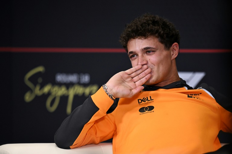Le pilote britannique de McLaren Lando Norris lors d'une conférence de presse avant le Grand Prix de Singapour de Formule 1 sur le circuit de Marina Bay le 2 octobre 2025.