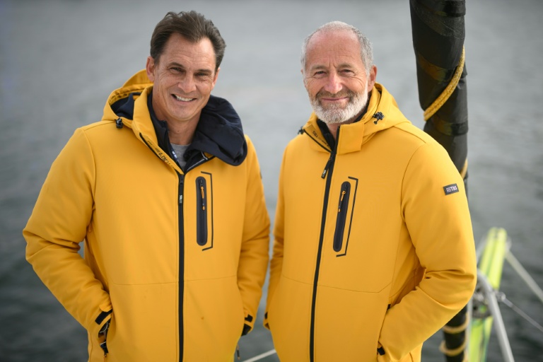 Alexandre Legallais (gauche) et Michel Desjoyeaux au Havre le 25 octobre 2025