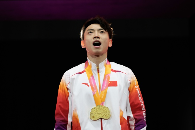 Le Chinoiss Zou Jingyuan champion duj monde des barres parralèles, le 25 octobre 2025 à Jakarta