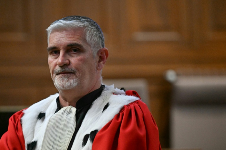 L'avocat général Dominique Sié lors du procès en appel des viols de Mazan au palais de justice de Nîmes, le 9 octobre 2025 dans le Gard