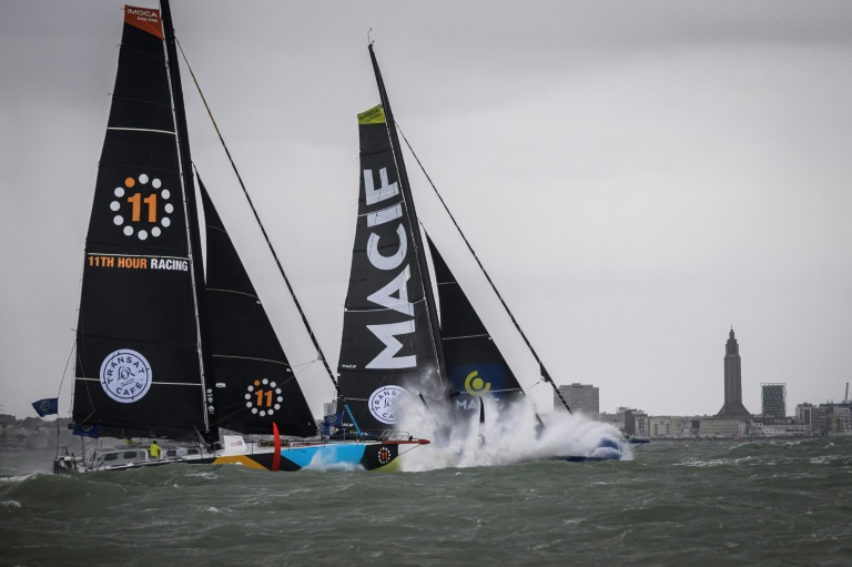 L'Imoca Macif de Sam Goodchild et Loïs Berrehar lors du départ de la Transat Café L'Or, le 26 octobre  2025 au Havre