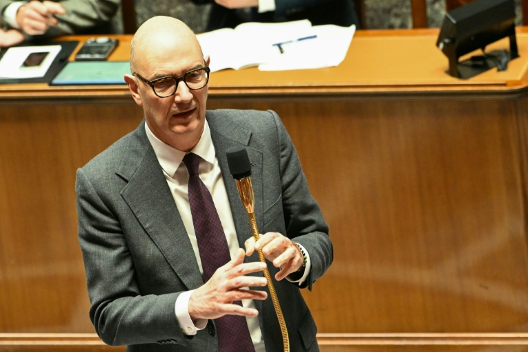 Le ministre de l'Economie Roland Lescure s'exprime à l'Assemblée nationale lors de l'examen du projet de budget, le 28 octobre 2025 à Paris