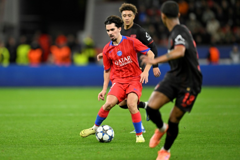 Le milieu de terrain portugais du PSG Vitinha, en Ligue des champions, à Leverkusen le 21 octobre 2025