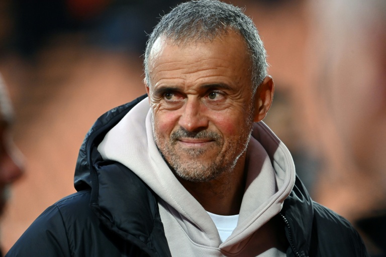 L'entraîneur du Paris Saint-Germain Luis Enrique avant le match de Ligue 1 contre Lorient au stade du Moustoir le 29 octobre 2025