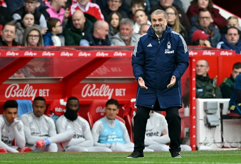 L'entraîneur australien de Nottingham Forest Ange Postecoglou, démis de ses fonctions après la lourde défaite face à Chelsea (3-0), le 18 octobre 2025 à Nottingham