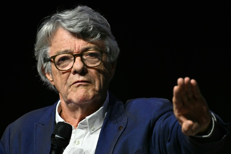 L'ancien ministre Jean-Louis Borloo prononce un discours à Aussonne, en Haute-Garonne, le 9 octobre 2025