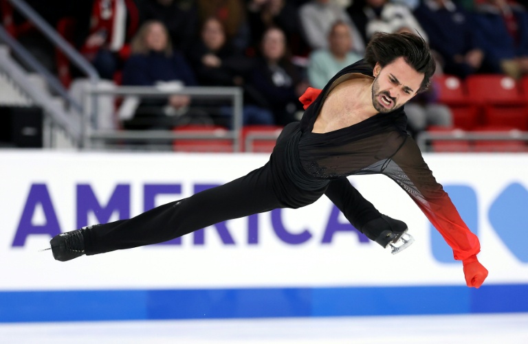 Kevin Aymoz lors du programme libre du Skate America, le 15 novembre 2025 à Lake Placid