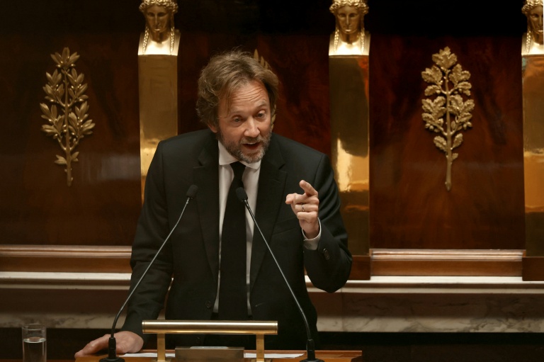 Boris Vallaud, président du groupe PS à l'Assemblée nationale, s'exprime devant le Parlement, à Paris, le 14 octobre 2025