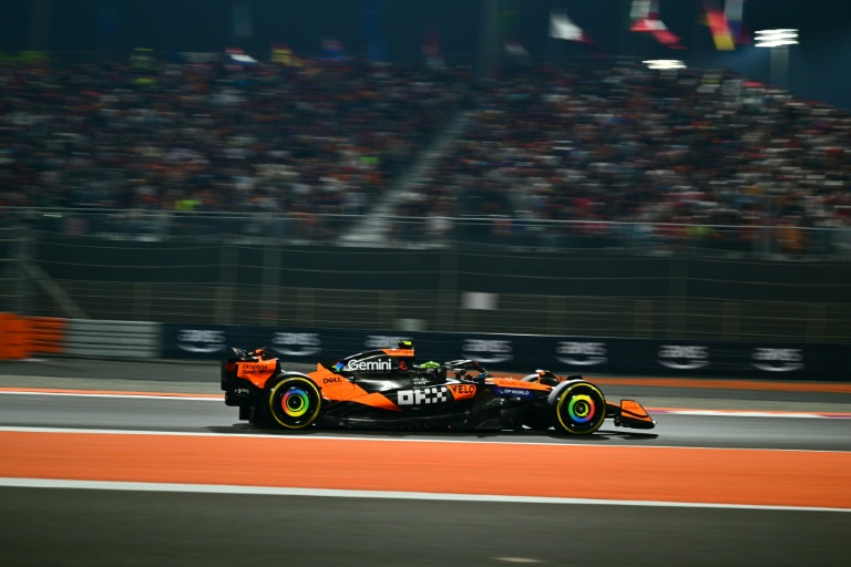 Le pilote brtainnique Lando Norris (McLaren) lors du Grand Prix du Qatar de Formule 1 sur le circuit de Lusail le 30 novembre 2025.