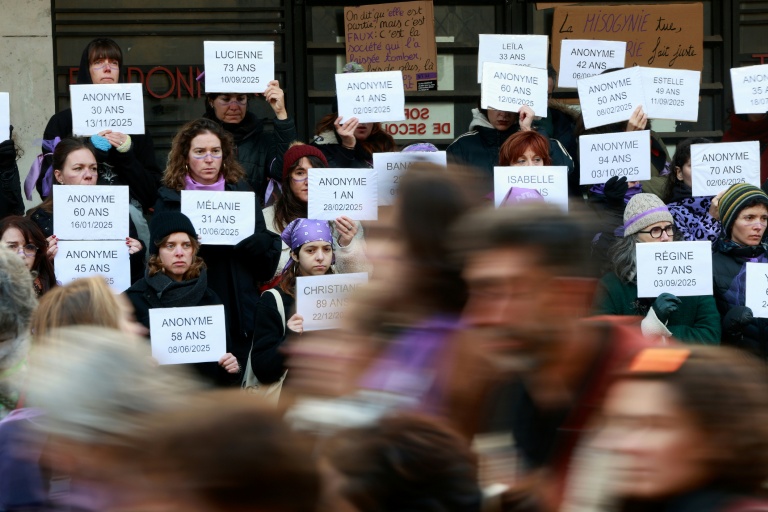 Des manifestantes contre les violences faites aux femmes, à Bordeaux, samedi 22 novembre 2025
