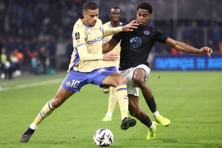 Mason Greenwood (gauche) et Dayann Methalie à Marseille le 29 novembre 2025