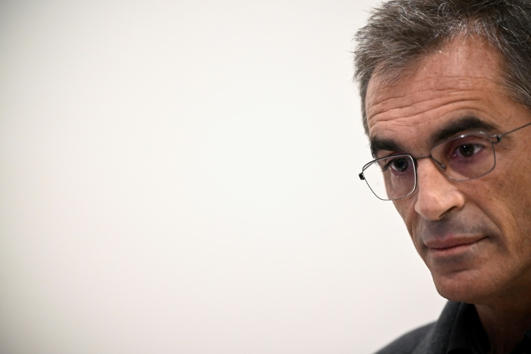 Le philosophe Raphaël Enthoven au tribunal à Paris, le 23 septembre 2025, pour son procès pour injure publique à l'encontre de La France Insoumise (LFI)