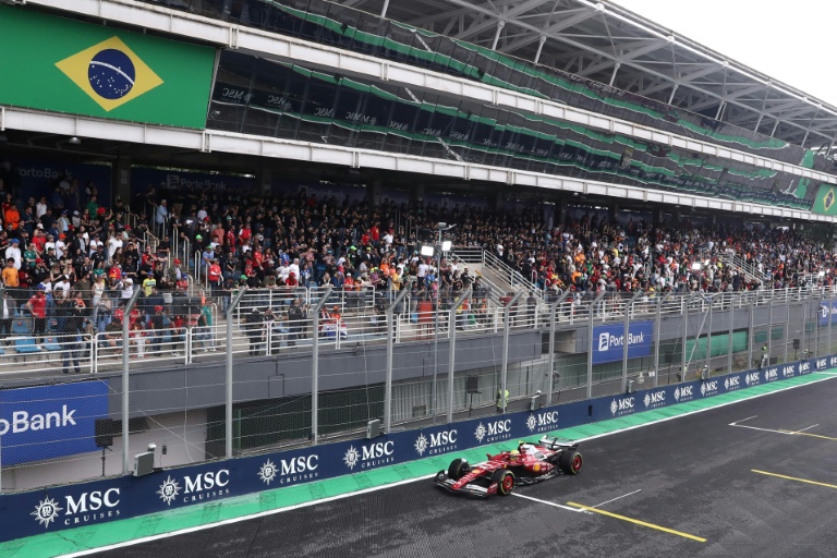 Lewis Hamilton a terminé la course sprint à la 7e place et ne s'est qualifié que 13e pour le Grand Prix, le 8 novembre 2025 à Sao Paulo