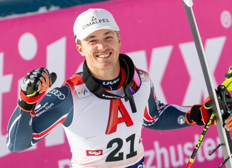 Le skieur français Paco Rassat à l'issue de la 2e manche du slalom comptant pour la Coupe du monde de ski alpin à Gurgl (Autriche) le 22 novemnre 2025.
