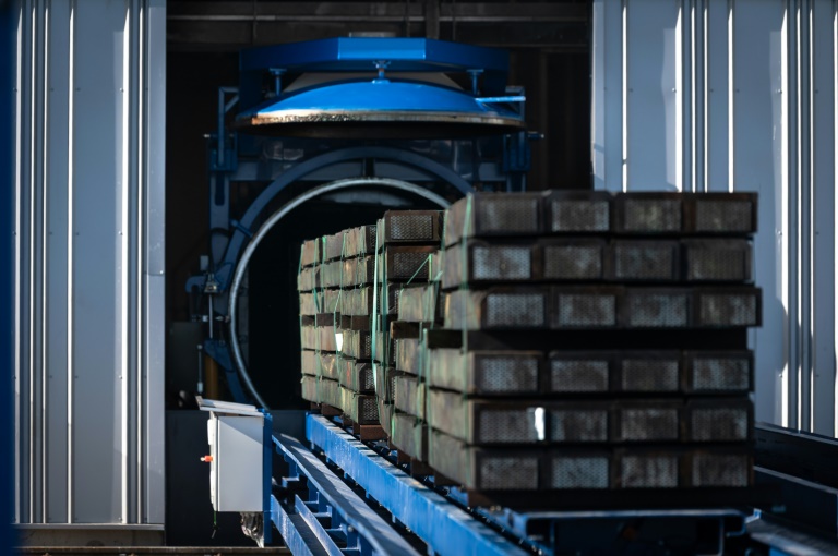 Un site de retraitement de traverses de chemins de fer, à Biars-sur-Cère (Lot), le 30 octobre 2025