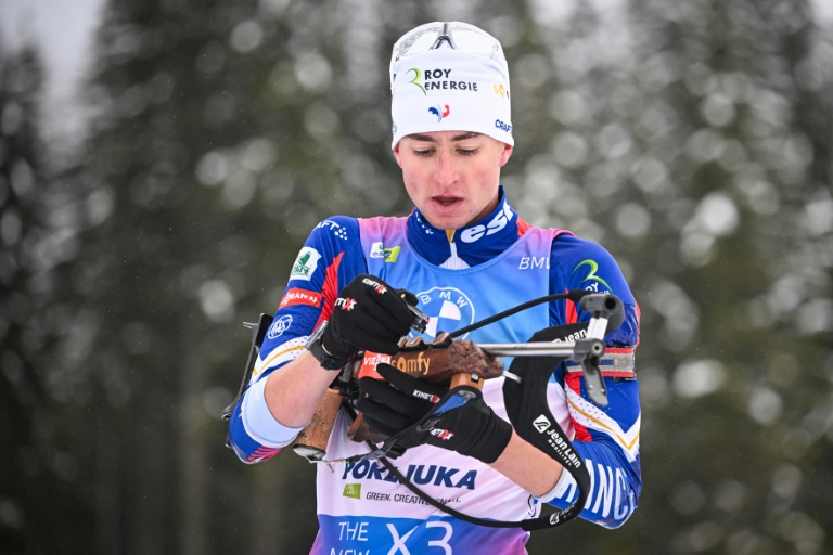 Eric Perrot durant la mass start de Pokljuka, en Slovénie, le 15 mars 2025