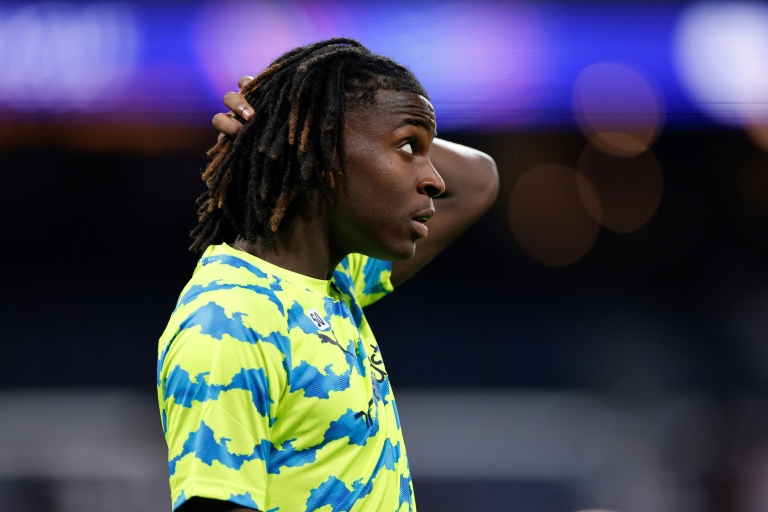 Le jeune milieu de terrain de Marseille Darryl Bakola avant le match de Ligue des champions contre le Real Madrid au stade Santiago Bernabeu le 16 septembre 2025