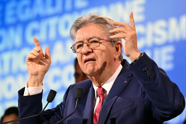 Le chef de file de LFI, Jean-Luc Mélenchon, lors d'un meeting du parti à Aubervilliers, le 23 novembre 2025 en Seine-Saint-Denis