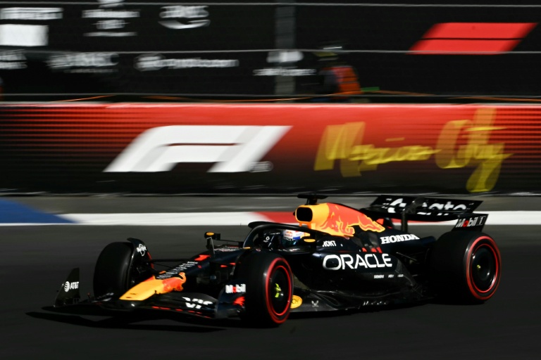 Le Néerlandais Max Verstappen au volant de sa Red Bull lors du GP de Formule 1 du Mexique, le 26 octobre 2025 à Mexico