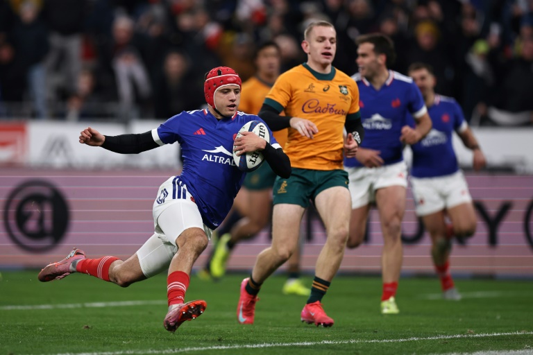 L'ailier français Louis Bielle-Biarrey va à l'essai contre l'Australie samedi lors du dernier match des Bleus de la tournée d'automne au Stade de France.
