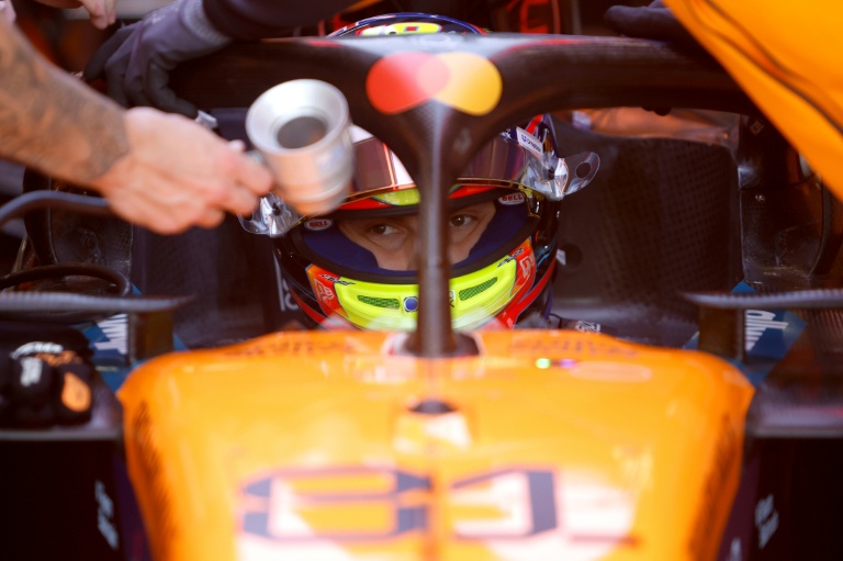 Le pilote australien Oscar Piastri (McLaren) lors de la séance d'essais du Grand Prix du Brésil sur le circuit Carlos Pace à Interlagos le 7 novembre 2025.