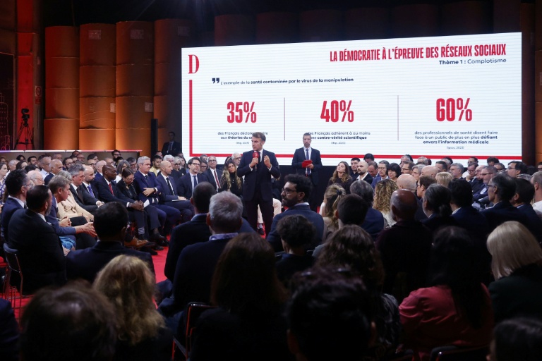 Emmanuel Macron face aux lecteurs de La Dépêche du Midi, le 12 novembre 2025, à Toulouse