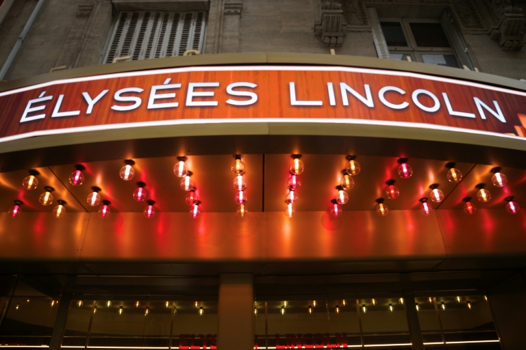 L'entrée du cinéma Elysées Lincoln à Paris le 14 novembre 2025