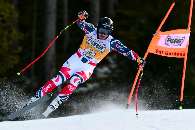 Le Français Nils Alphand lors de la deuxième descente de Val Gardena le 20 décembre 2025