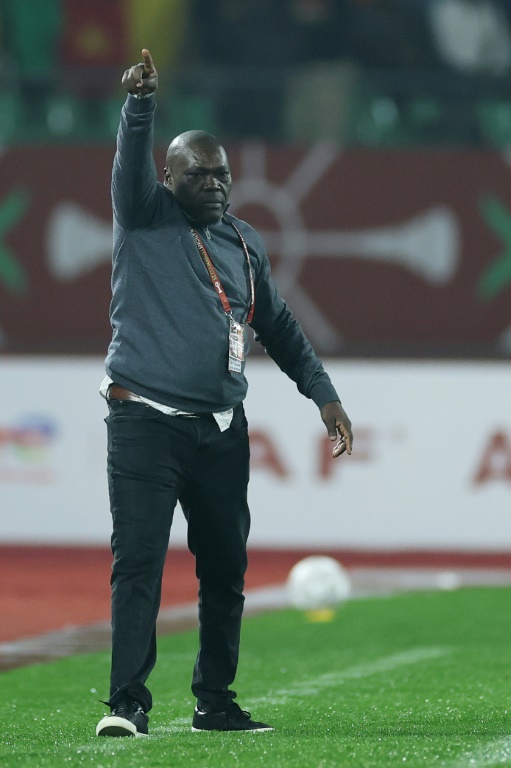 Le sélectionneur du Cameroun David Pagou lors du match de la CAN-2025 contre le Gabon, le 24 décembre 2025 à Agadir, au Maroc