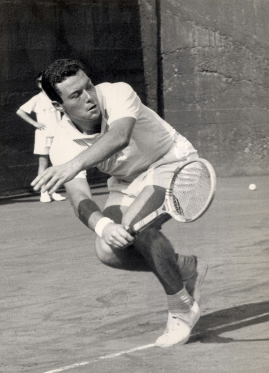 Nicola Pietrangeli durant un match de Coupe Davis face à l'Espagnol Andrés Gimeno le 25 juillet 1959 à Milan