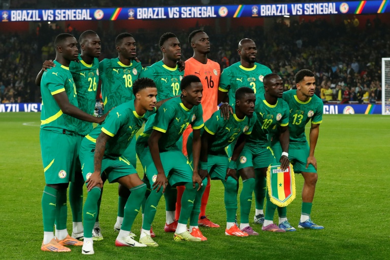 L'équipe du Sénégal avant le coup d'envoi d'un match amical contre le Brésil, le 15 novembre 2025 à Londres