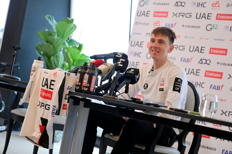 Le champion slovène Tadej Pogacar lors de sa conférence de presse de présentation de la saison 2026, le 13 décembre 2025 à Benidorm (Espagne)