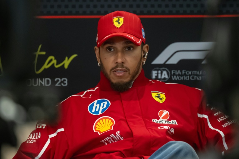 Lewis Hamilton en conférence de presse avant le Grand Prix du Qatar, le 27 novembre 2025 à Mosail