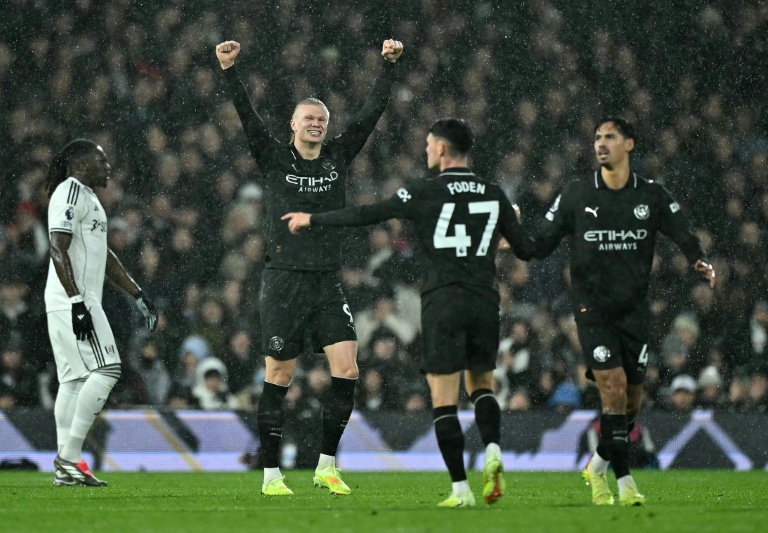 Erling Haaland, auteur de son 100e but en Premier League, a lancé les Citizens vers un succès finalement heureux 5-4 contre Fulham à Londres, le 2 décembre 2025