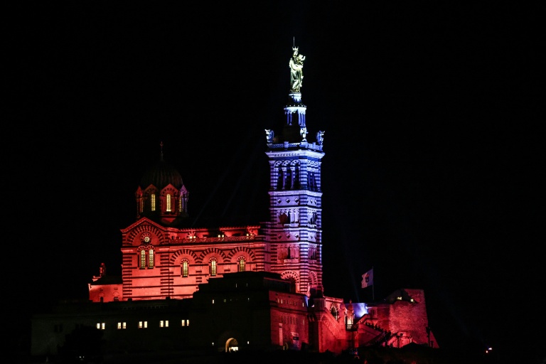 Spectacle son et lumière pour le retour de la Bonne-Mère à Marseille, le 7 décembre 2025