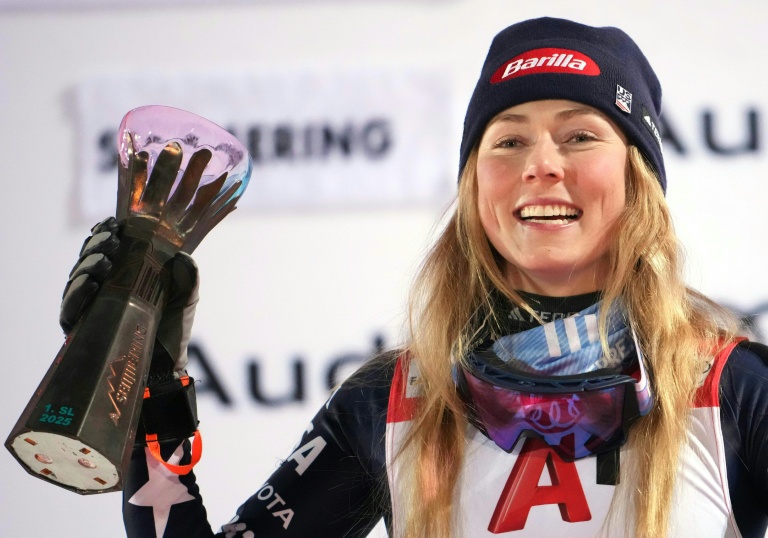 L'Américaine Mikaela Shiffrin célèbre sa victoire dans le slalom de Semmering (Austriche) en Coupe du monde de ski alpin le 28 décembre