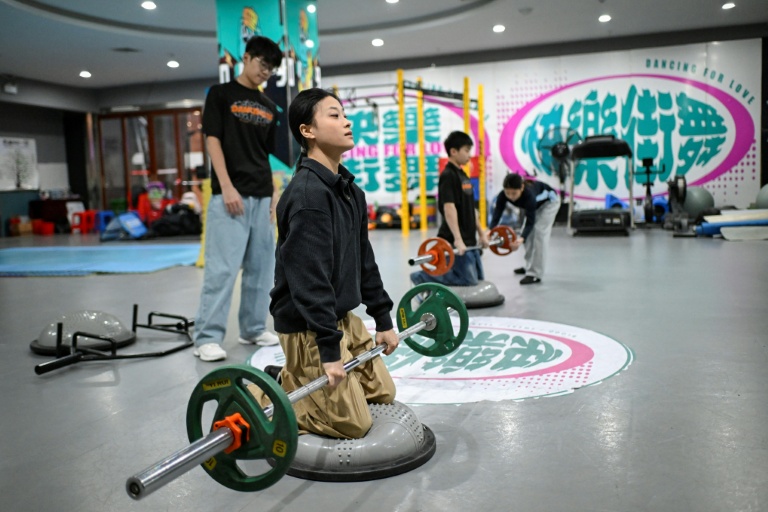Guo Pu à l'entraînement dans le studio de Pingyi, le 26 novembre 2025