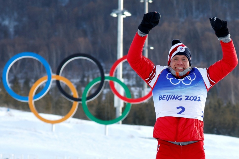 Le fondeur russe Alexander Bolshunov après sa victoire dans le 50 km des Jeux olympiques d'hiver de Pékin le 19 février 2022. Les fondeurs russes avaient trusté plus de la moitié des podiums lors de ces JO