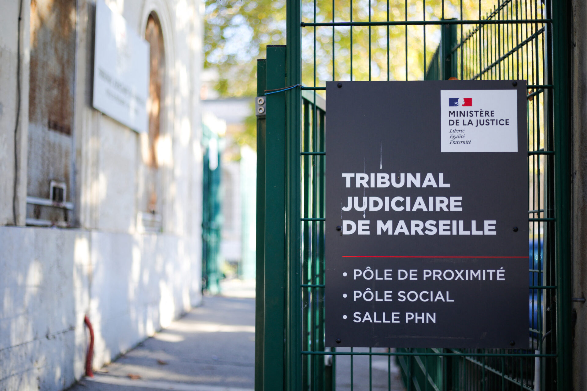 À Marseille, deux agentes du tribunal mises en examen pour avoir renseigné la DZ Mafia