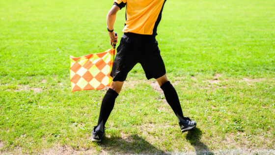Face aux violences, les arbitres passent à la caméra : une expérimentation qui change tout