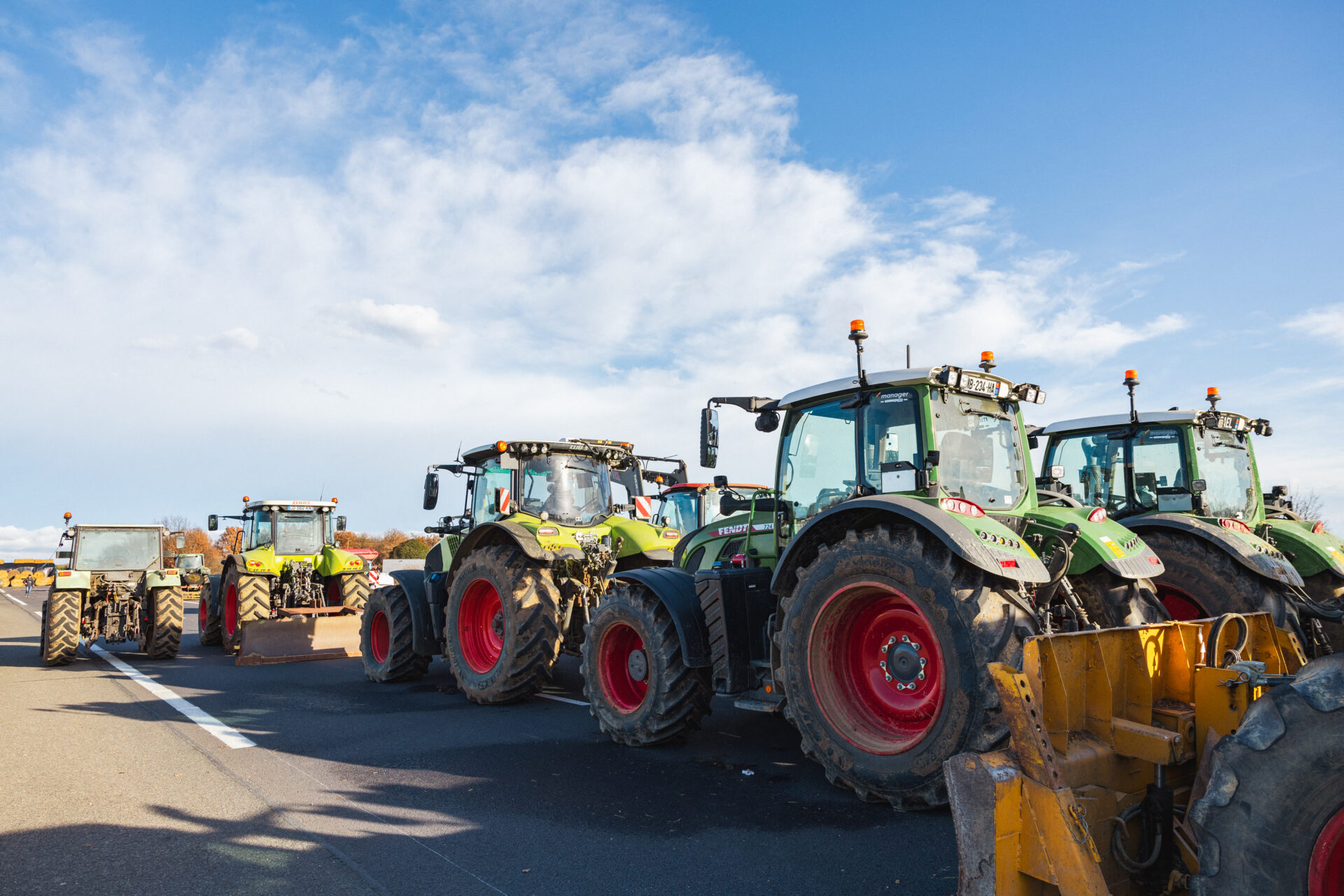 L'examen de loi d'urgence agricole a donné lieu à des échanges tendus.