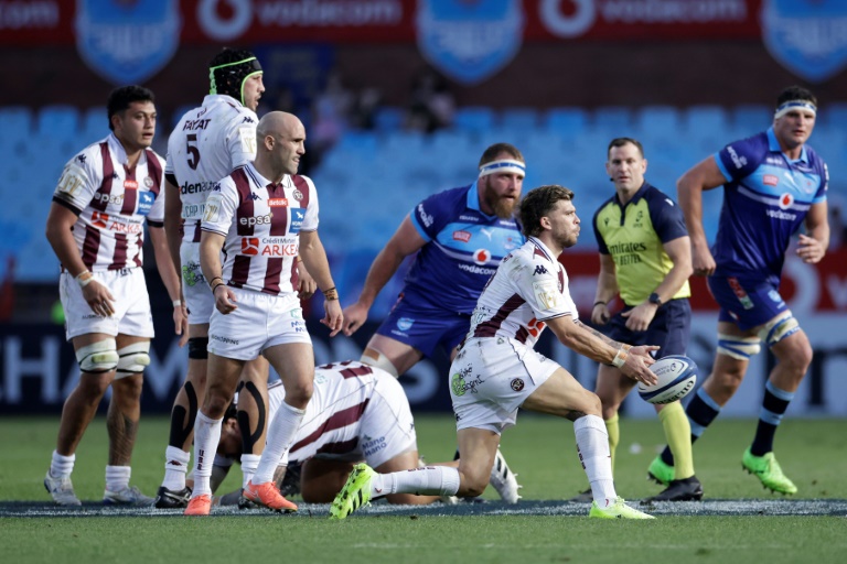 Matthieu Jalibert à la relance durant le match de Champions Cup de Bordeaux samedi à Pretoria contre les Bulls.