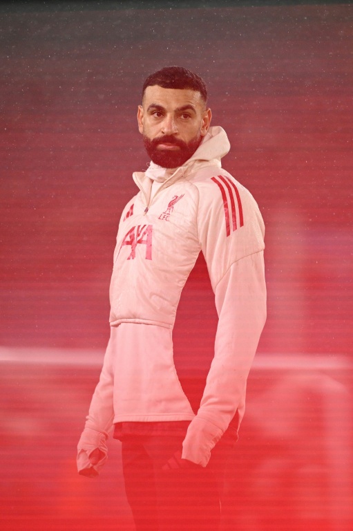 L'attaquant Mohamed Salah à l'échauffement avant le match de championnat de Liverpool à Leeds (3-3) le 6 décembre 2025. Pour la troisième fois d'affilée, l'Egyptien a été relégué sur le banc