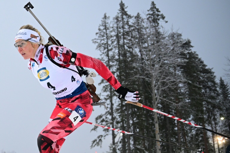 L'Autrichienne Lisa Theresa Hauser remporte la poursuite féminine (10km) de la Coupe du monde de biathlon le 7 décembre 2025 à Oestersund en Suède
