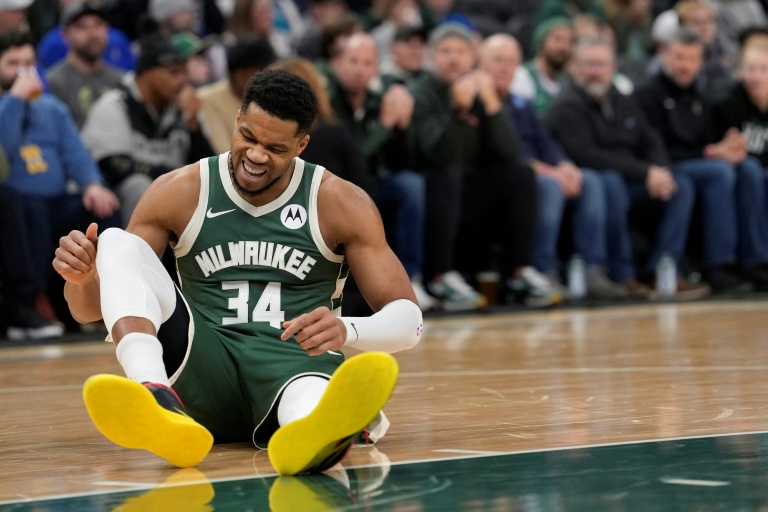 Giannis Antetokounmpo s'est blessé lors du match remporté par les Milwaukee Bucks face à Détroit en NBA, le 3 décembre 2025 à Milwaukee