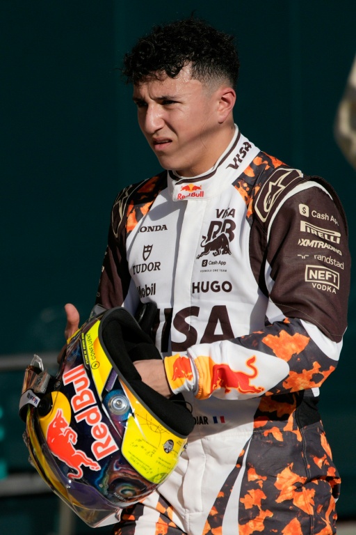 Le pilote français de l'écurie Racing Bulls Isack Hadjar aavnt le Grand Prix des Etats-Unis de Formule 1, le 17 octobre 2025 à Austin